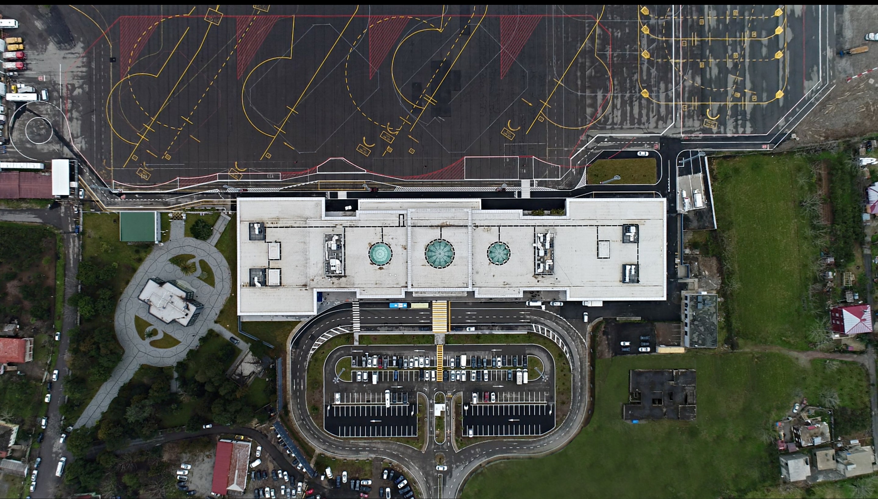 Аэропорт батуми прилет. Аэропорт Батуми. Новый Батумский аэропорт. Проект аэропорта Батуми. Аэропорт Батуми внутри.